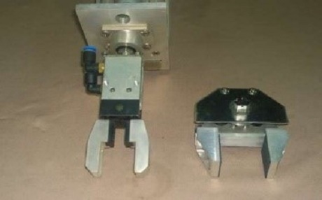 Hoàn thiện công nghệ chế tạo robot phục vụ đào tạo